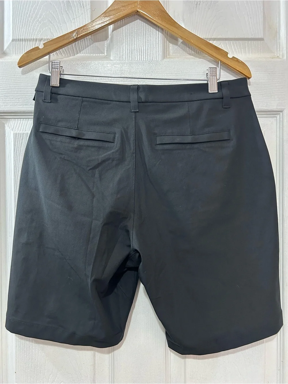 Lululemon Commission Short 9” Black Men’s Size 32 Athleisure Sporty Golf